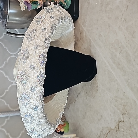 Easter mother day hat by whittal..& shon - Picture 3 of 7